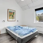 Dom wakacyjny Pet Friendly In With Kitchen Romo