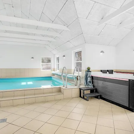 بيت للعطل Pet Friendly In Romo With Kitchen